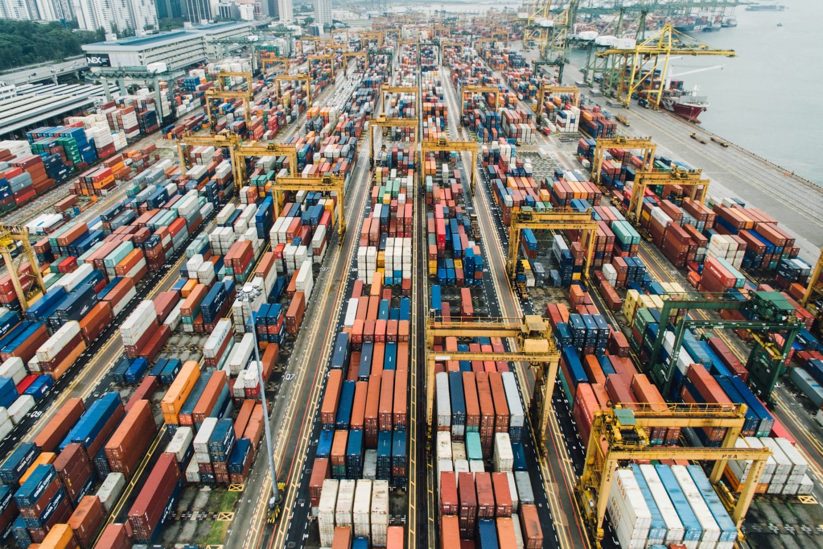 International container port and freight network